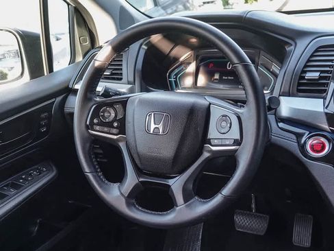 Used 2023 Honda Odyssey Touring image 14