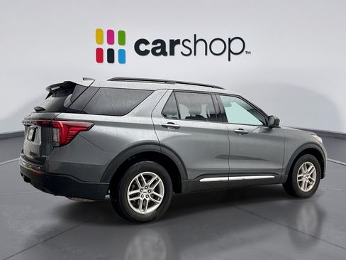 Used 2025 Ford Explorer Active AWD/4WD image 5