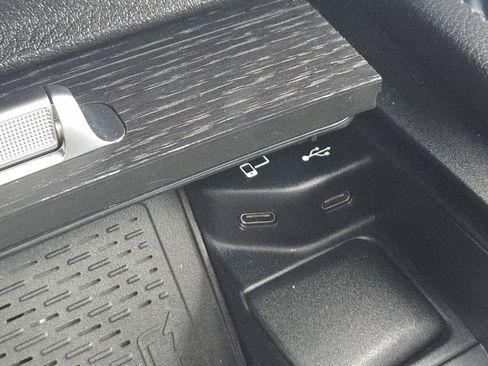 Used 2021 Mercedes-Benz C 300 4MATIC Sedan w/ Premium Package image 11