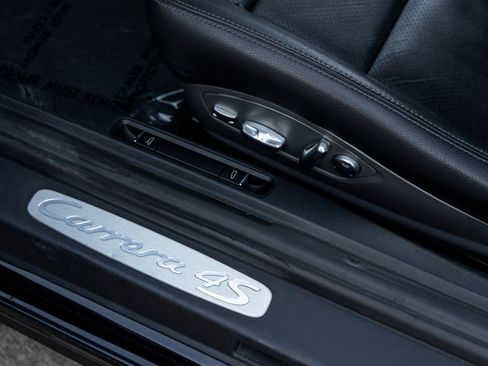 Certified 2014 Porsche 911 Carrera 4S image 25