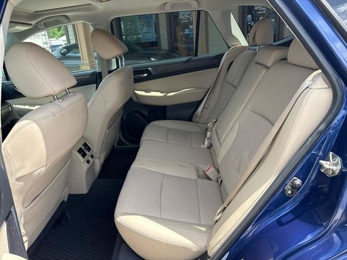 Used 2017 Subaru Outback 2.5i Limited AWD/4WD image 12