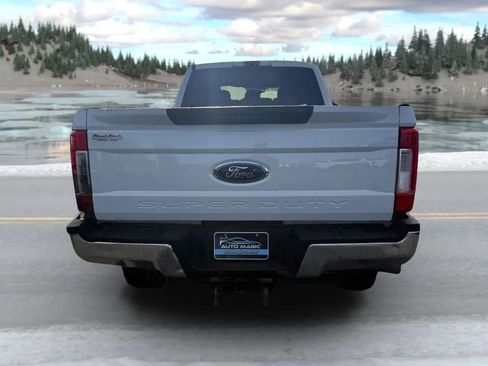 Used 2018 Ford F250 XLT w/ FX4 Off-Road Package image 4