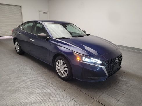 Used 2024 Nissan Altima 2.5 S FWD image 13