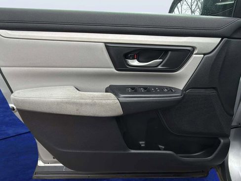 Used 2019 Honda CR-V LX image 9