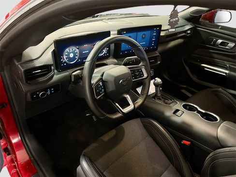 Used 2024 Ford Mustang EcoBoost image 9