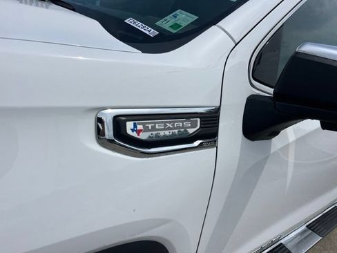 Used 2021 GMC Sierra 1500 SLT AWD/4WD image 3