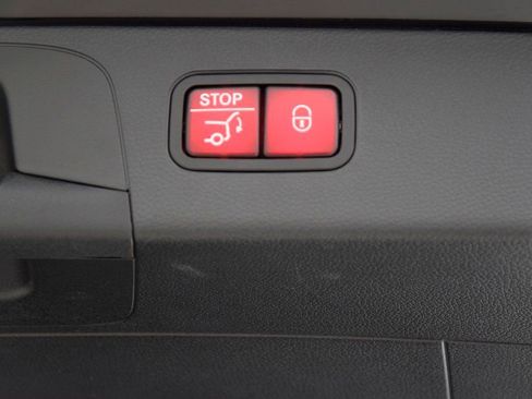 Certified 2022 Mercedes-Benz GLC 300 image 31