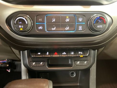 Used 2020 GMC Canyon SLT w/ Driver Alert Package image 19