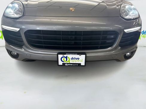 Used 2016 Porsche Cayenne image 15