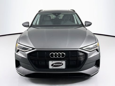 Used 2021 Audi e-tron Premium AWD/4WD image 4