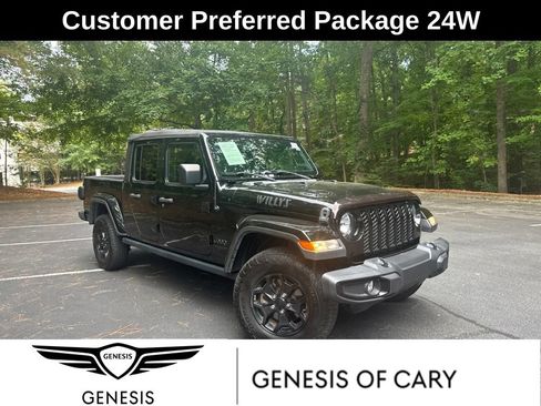 Used 2021 Jeep Gladiator Sport AWD/4WD image 1