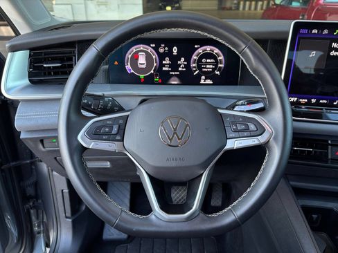 Used 2026 Volkswagen Tiguan SE FWD image 29