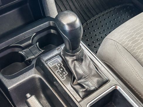 Used 2017 Toyota Tacoma SR w/ SR Convenience Package RWD image 19
