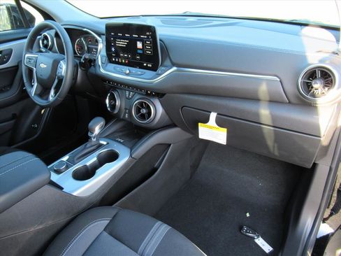 New 2025 Chevrolet Blazer LT w/ Convenience Package image 10