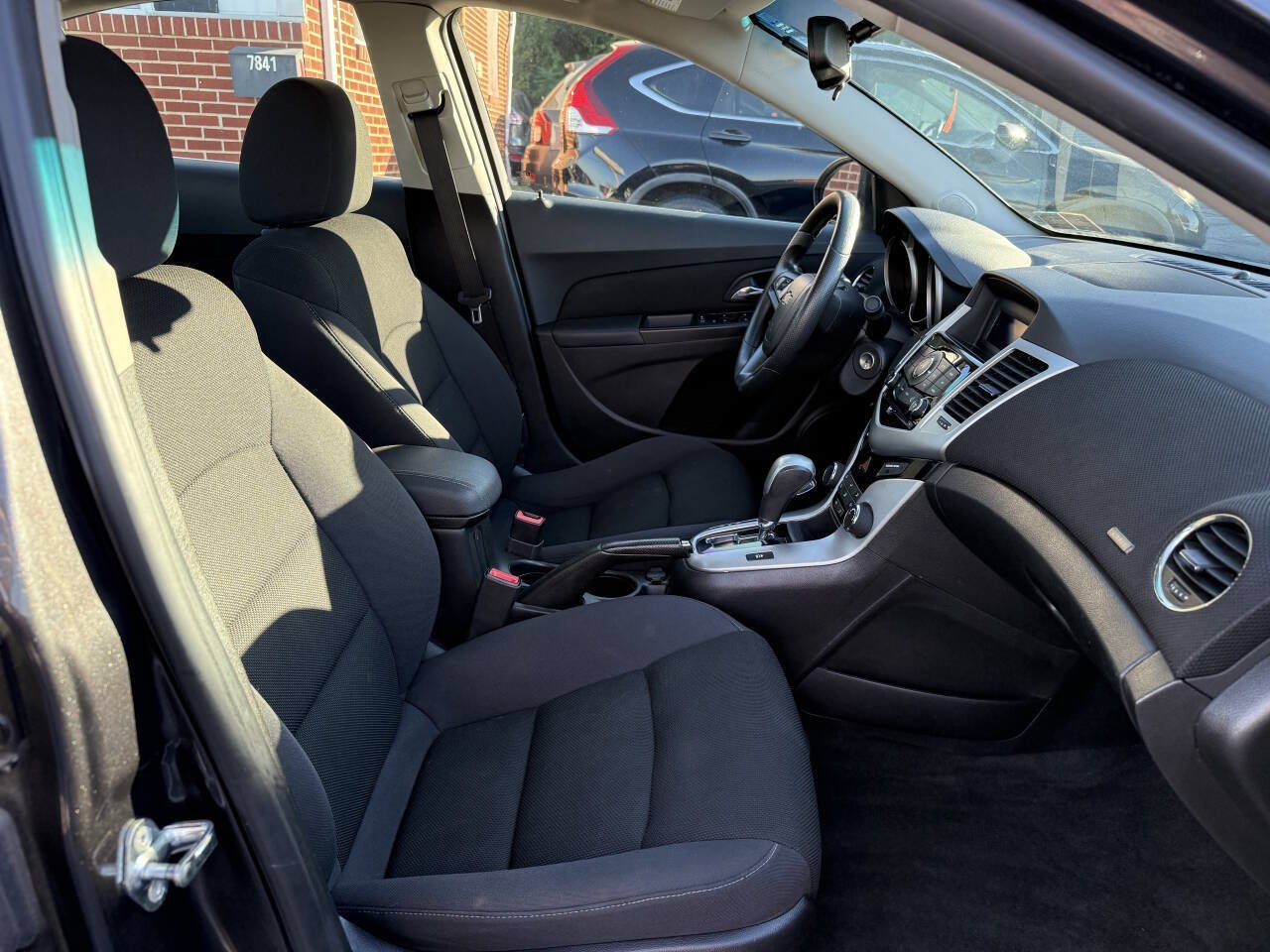 Used 2015 Chevrolet Cruze LT FWD image 22