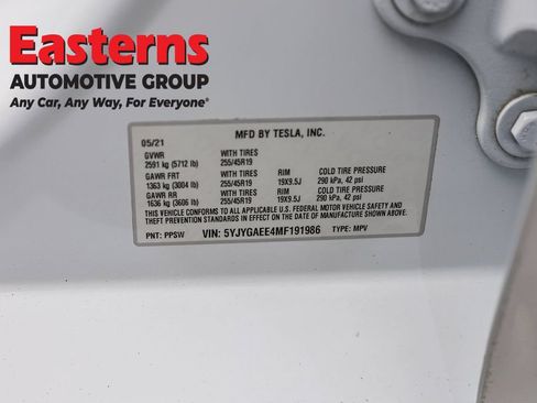 Used 2021 Tesla Model Y Long Range AWD/4WD image 31