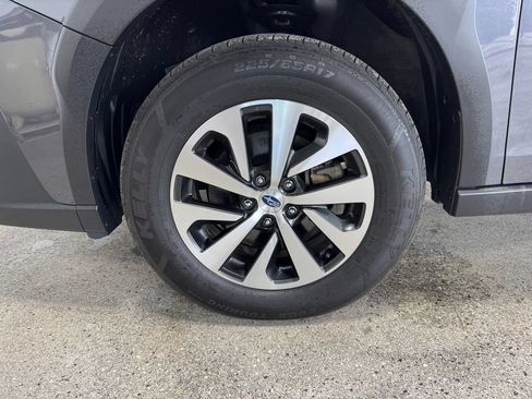 Used 2024 Subaru Outback Premium AWD/4WD image 25