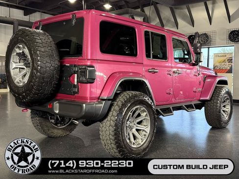 Used 2022 Jeep Wrangler Unlimited Sahara w/ Cold Weather Group AWD/4WD image 19