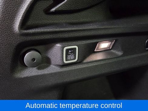 Used 2023 Jeep Grand Cherokee L Limited w/ Luxury Tech Group II image 13