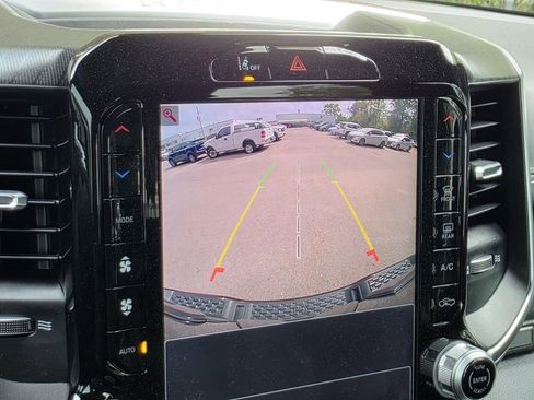 Used 2025 RAM 1500 4x4 Crew Cab image 15