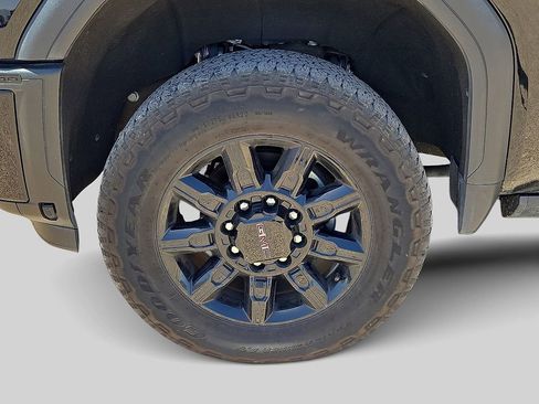 Used 2025 GMC Sierra 2500 AT4 w/ AT4 Premium Plus Package AWD/4WD image 10