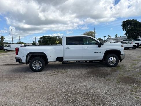 New 2026 Chevrolet Silverado 3500 LTZ w/ LTZ Convenience Package AWD/4WD image 11