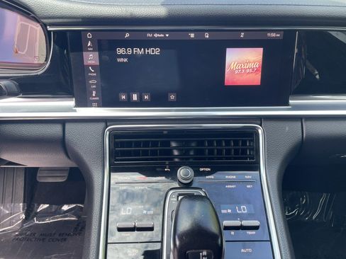 Used 2021 Porsche Panamera RWD image 18