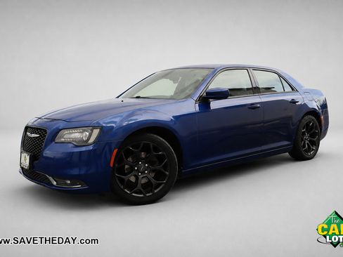 Used 2019 Chrysler 300 S RWD image 2