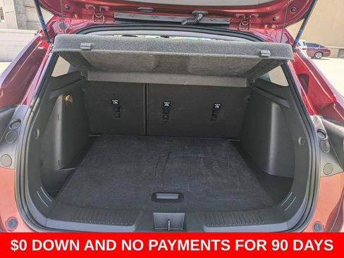 Used 2025 Chevrolet Trax LT w/ LT Convenience Package FWD image 11