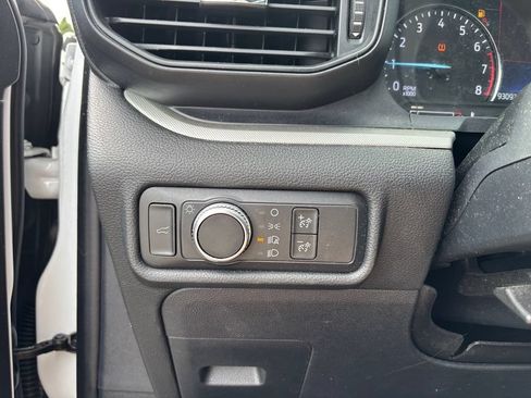 Used 2020 Ford Explorer XLT RWD image 11