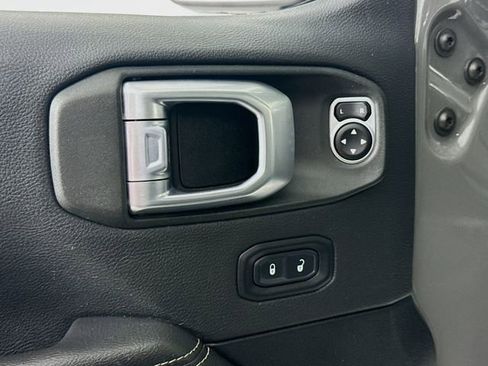 Used 2021 Jeep Wrangler Unlimited Sahara w/ Cold Weather Group image 18