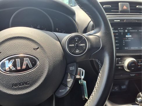 Used 2019 Kia Soul + FWD image 13