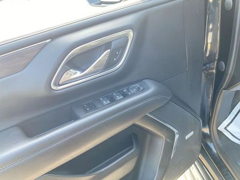 Used 2023 Chevrolet Suburban LT w/ LT Signature Plus Package image 26