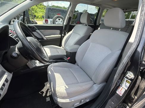 Used 2016 Subaru Forester 2.5i Premium AWD/4WD image 9