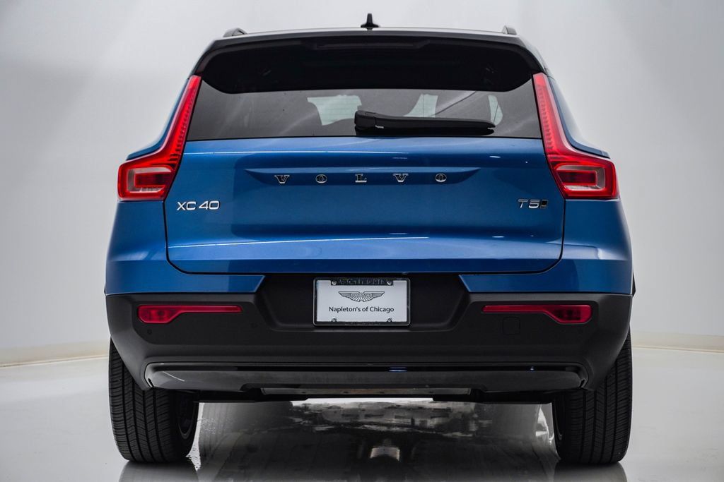 Used 2021 Volvo XC40 T5 R-Design AWD/4WD image 8