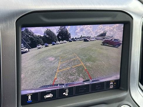 Used 2022 GMC Sierra 2500 SLT w/ SLT Convenience Package image 32