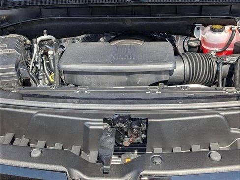 New 2025 Chevrolet Suburban Premier RWD image 15