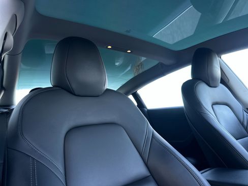 Used 2018 Tesla Model 3 Long Range image 15