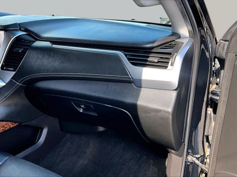 Used 2018 Chevrolet Tahoe Premier RWD image 19