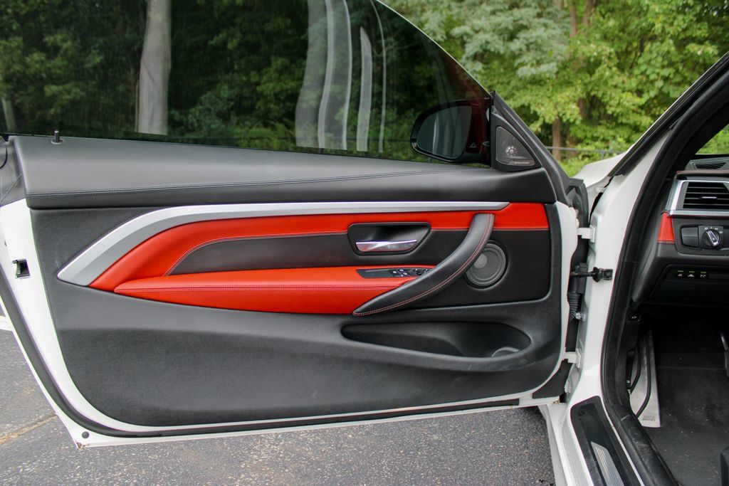 Used 2018 BMW M4 Coupe RWD image 6