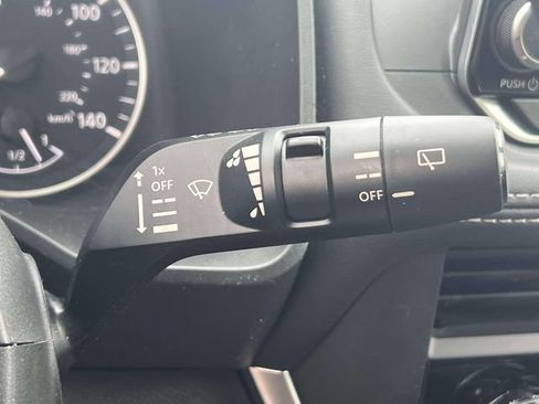 Used 2023 Nissan Rogue SV FWD image 31