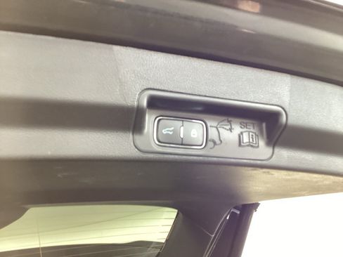 Used 2024 Ford Explorer XLT w/ Class IV Trailer Tow Package AWD/4WD image 35