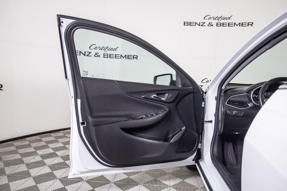Used 2022 Chevrolet Malibu RS FWD image 16