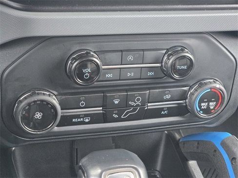 Certified 2023 Ford Bronco Black Diamond w/ Sasquatch Package image 16