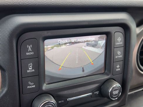 Used 2020 Jeep Wrangler Sport AWD/4WD image 31