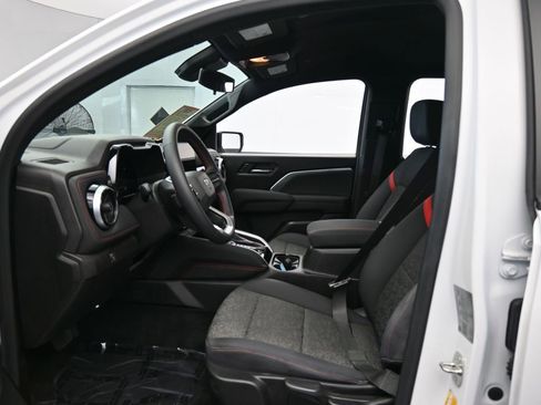 Used 2023 Chevrolet Colorado Z71 image 11