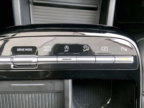 Used 2025 Hyundai Tucson Limited image 35