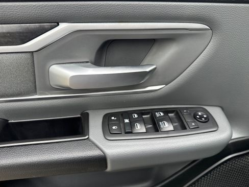 Used 2020 RAM 1500 Big Horn AWD/4WD image 7