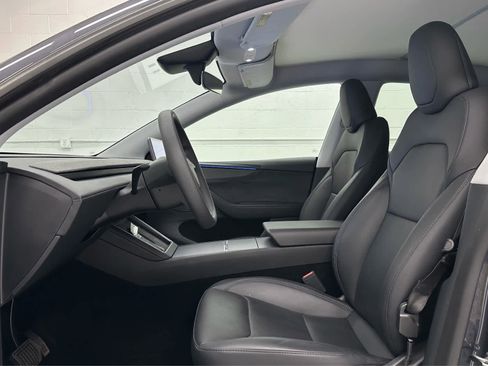 Used 2026 Tesla Model Y Long Range image 11