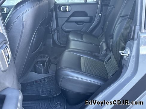 Used 2021 Jeep Gladiator Overland image 24